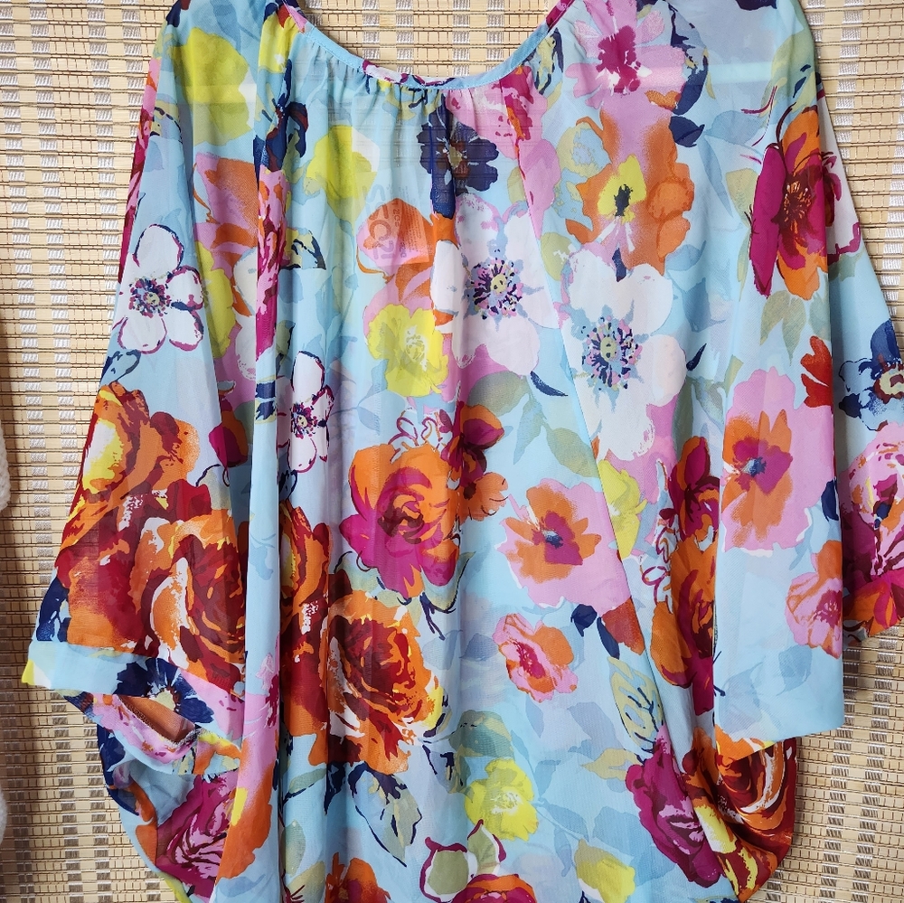 Ladies Blouse - Picture 2 of 4